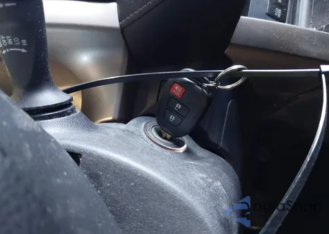 2015 Toyota Rav4 Xle z USA, uszkodzony, nr VIN 2T3RFREV7FW321309